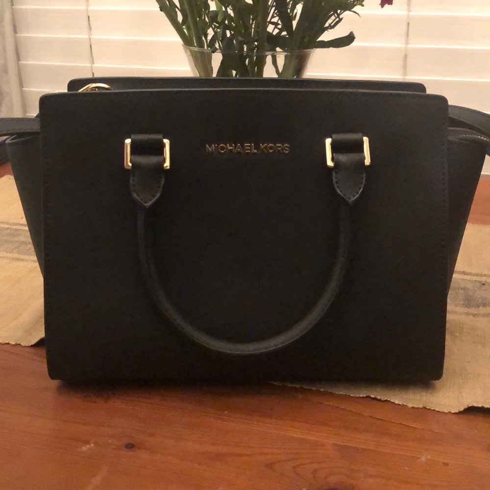 Michal Kors Black saffiano leather satchel